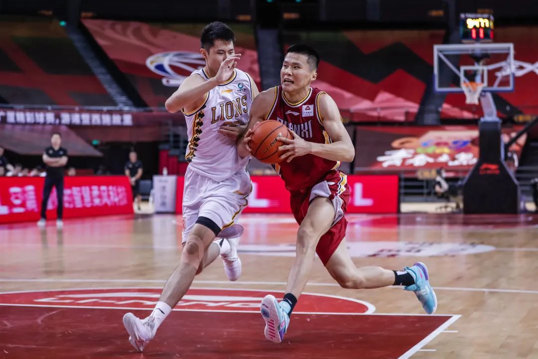 篮球锋线蜕变历史_篮球锋线训练计划_篮球锋线球员是什么意思