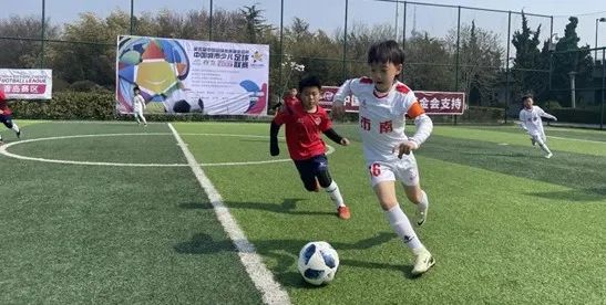 决赛足球少年冠军是哪一集_少年足球锦标赛_半决赛足球少年是谁的冠军